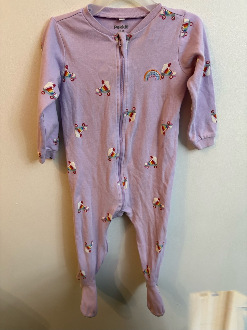 4/30$ Pekkle Lilac Rainbow Roller Footed Pajamas 18 months